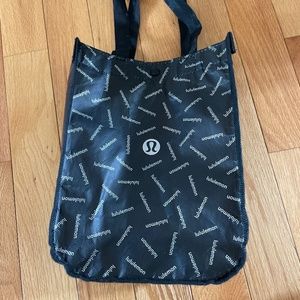 4 reusable shopping bags
